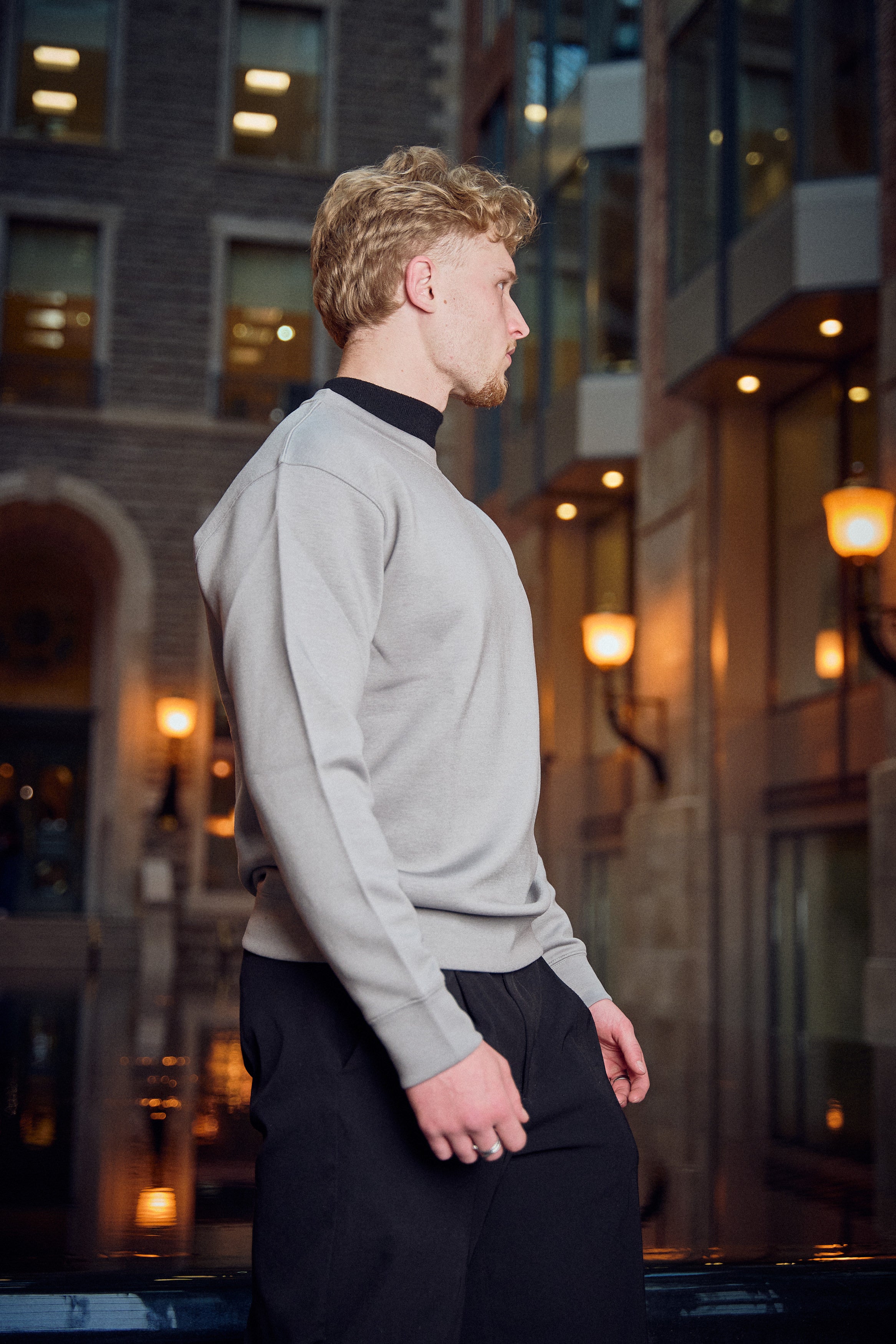 MEDIUM WEIGHT LONG SLEEVE STRETCH T-SHIRT WITH WAIST/SLEEVE CLOSURE