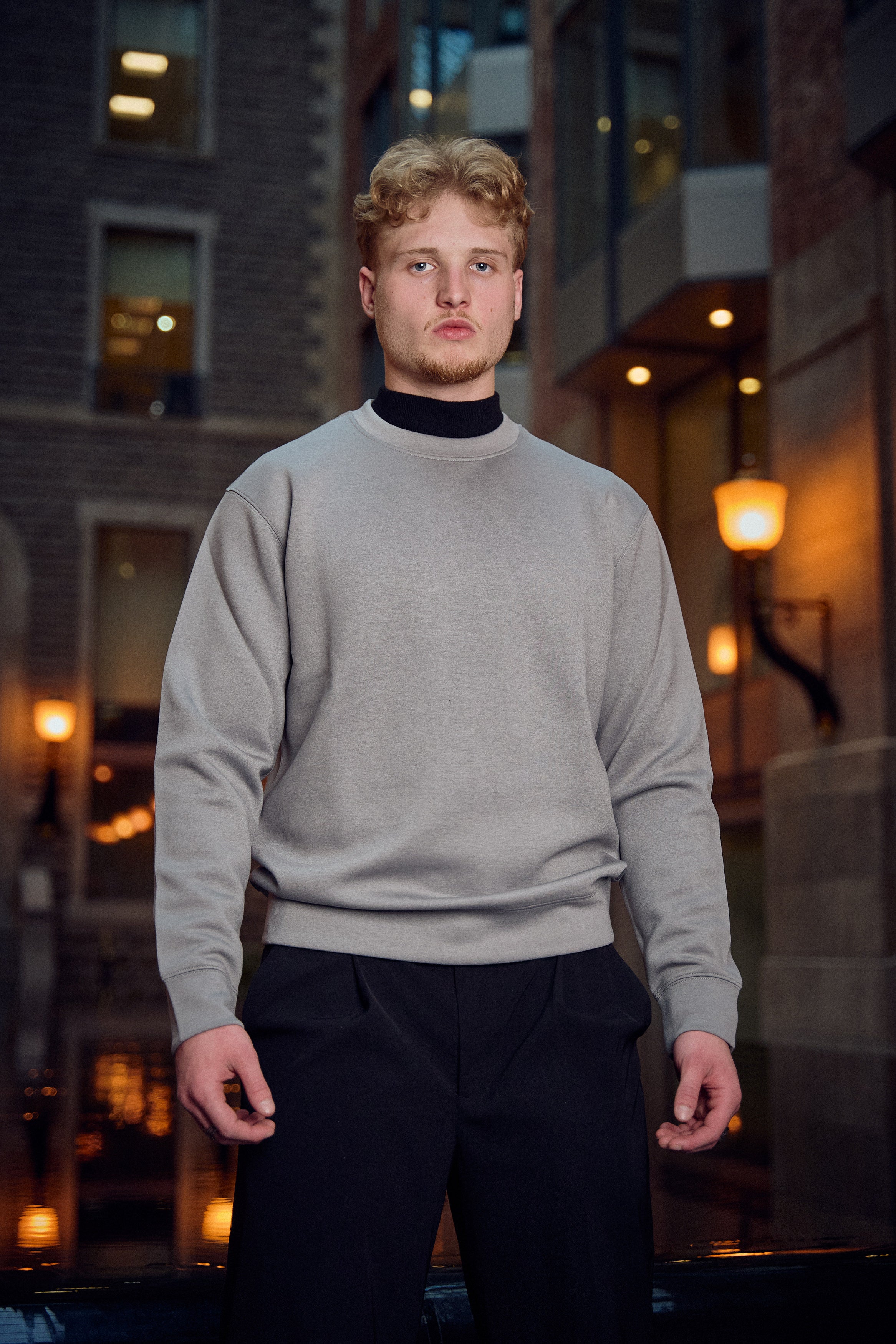MEDIUM WEIGHT LONG SLEEVE STRETCH T-SHIRT WITH WAIST/SLEEVE CLOSURE