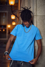 SLIM FIT BASIC TEE WITH A CHEST POCKET & CURVED HEM FOR UNIQUE OUTLOOK