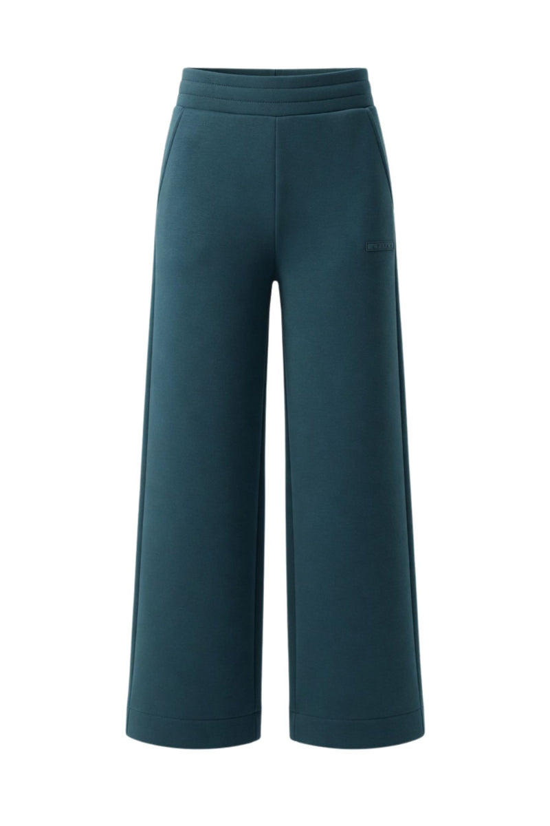 LADIES CROPPED FLARE LEG PANTS WHERE RELAXED FITTING COMES WITH CUSTOM FITTED OUTLOOK