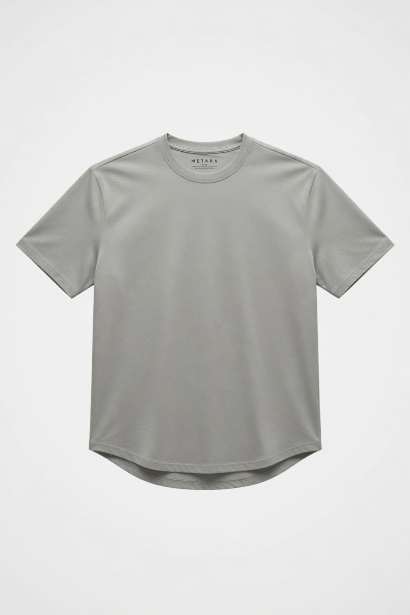 SLIM FIT BASIC TEE WITH A CURVED HEM FOR UNIQUE OUTLOOK